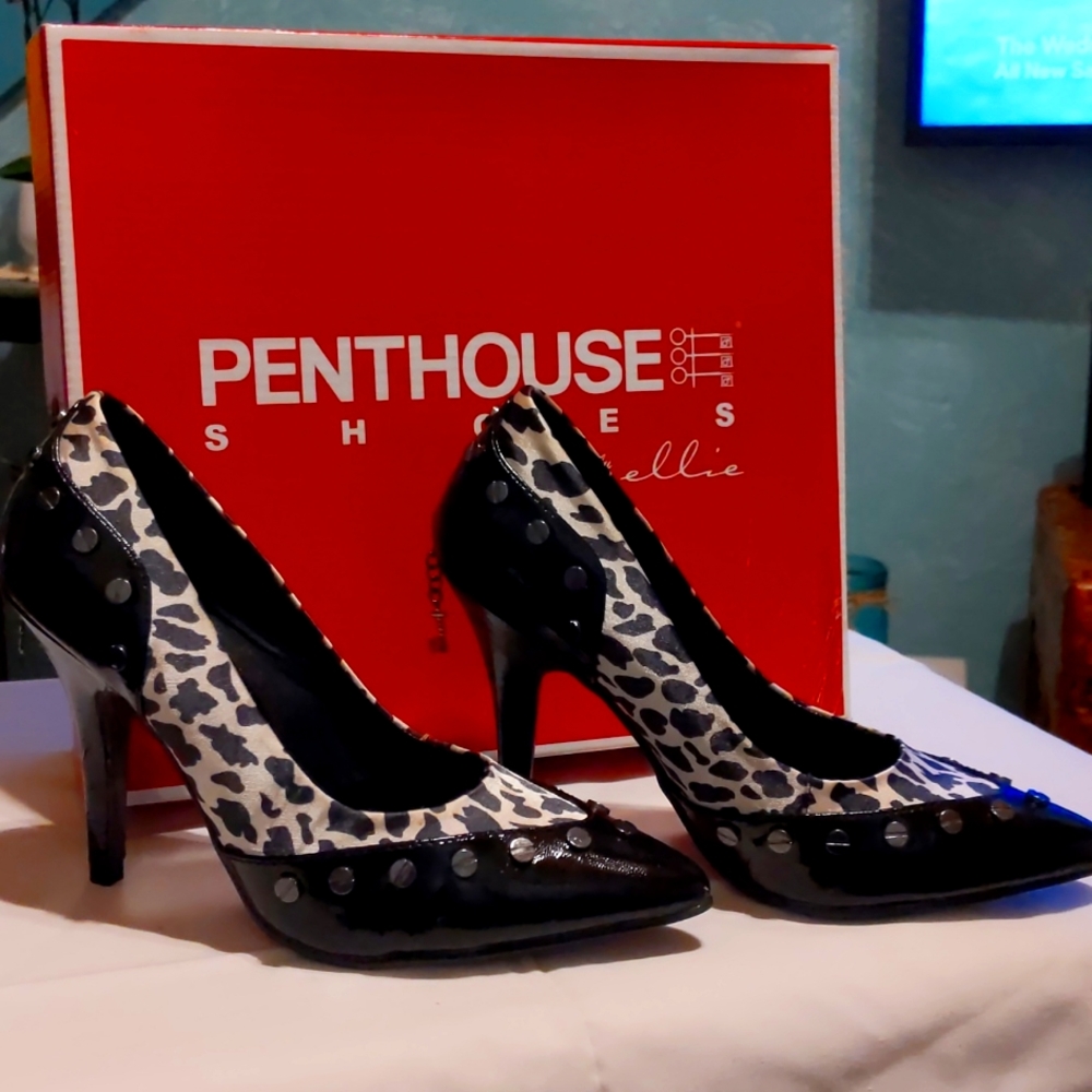 penthouse brand sz 6 satin & patent pumps, 3 1/2" heel, w/faux screws, nwt